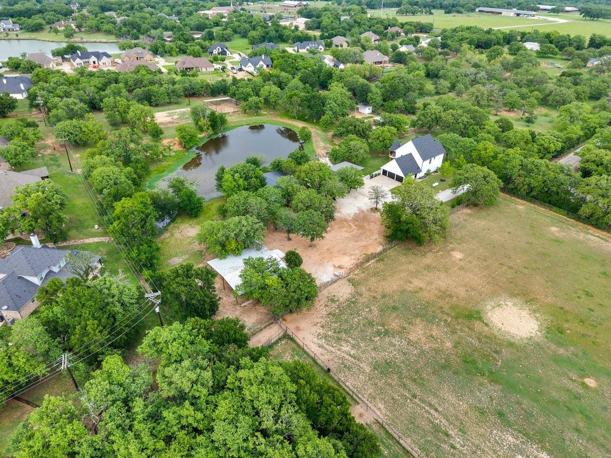 268 Lacy Dr ., Lipan, TX 76462