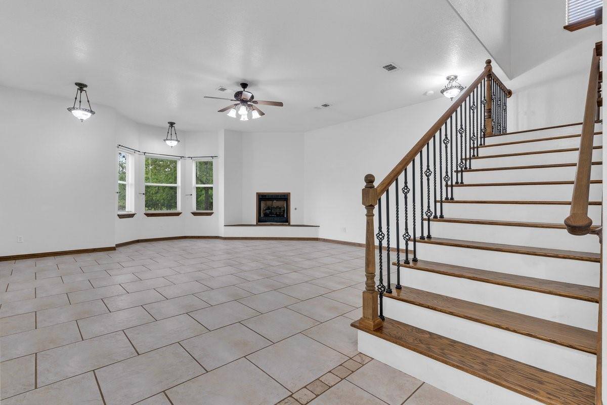268 Lacy Dr ., Lipan, TX 76462