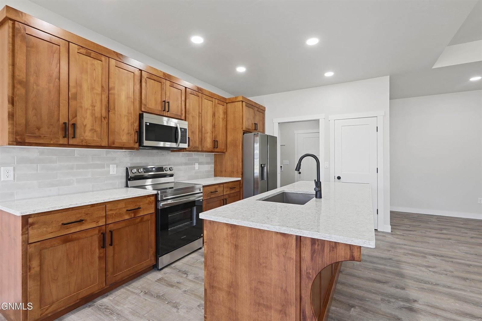 3410 34th Street West, Williston, ND 58801