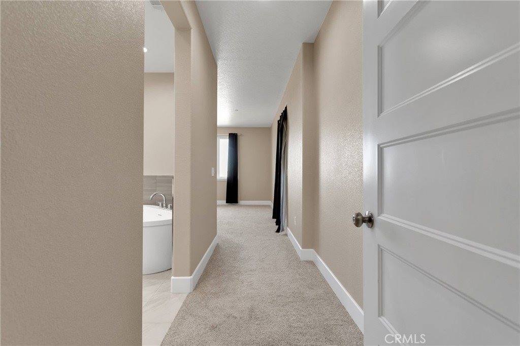 12752 Farmington Street, Oak Hills, CA 92344