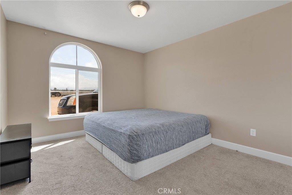 12752 Farmington Street, Oak Hills, CA 92344