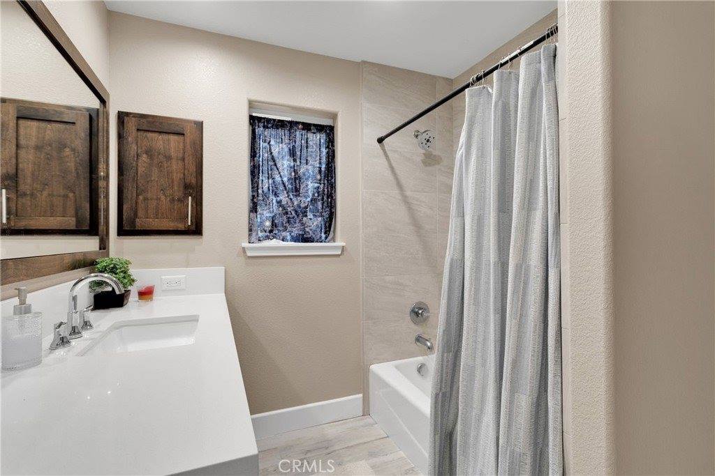 12752 Farmington Street, Oak Hills, CA 92344