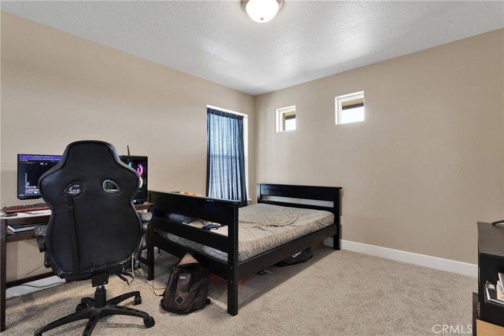 12752 Farmington Street, Oak Hills, CA 92344