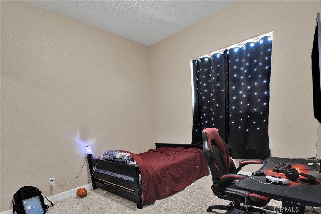 12752 Farmington Street, Oak Hills, CA 92344