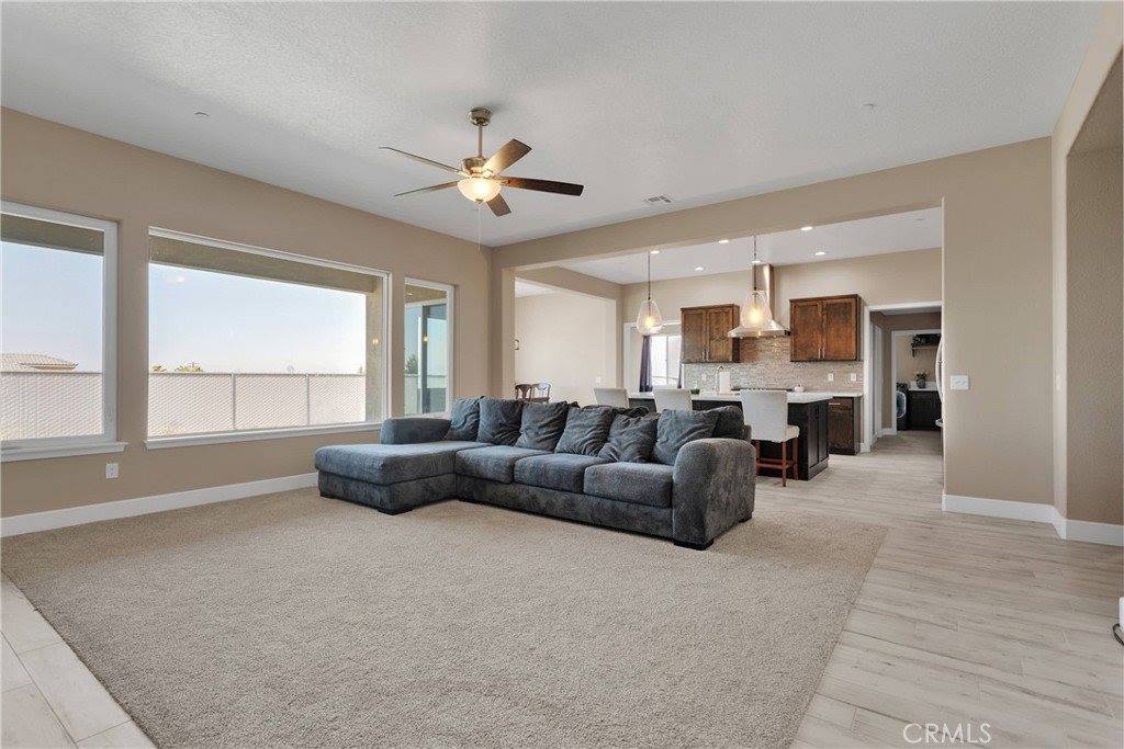 12752 Farmington Street, Oak Hills, CA 92344