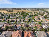 2340 St Augustine Dr, Brentwood, CA 94513