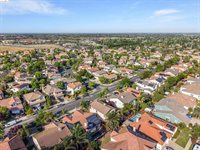 2340 St Augustine Dr, Brentwood, CA 94513