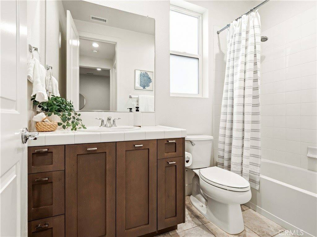 19149 Lauren Lane, Saugus, CA 91350