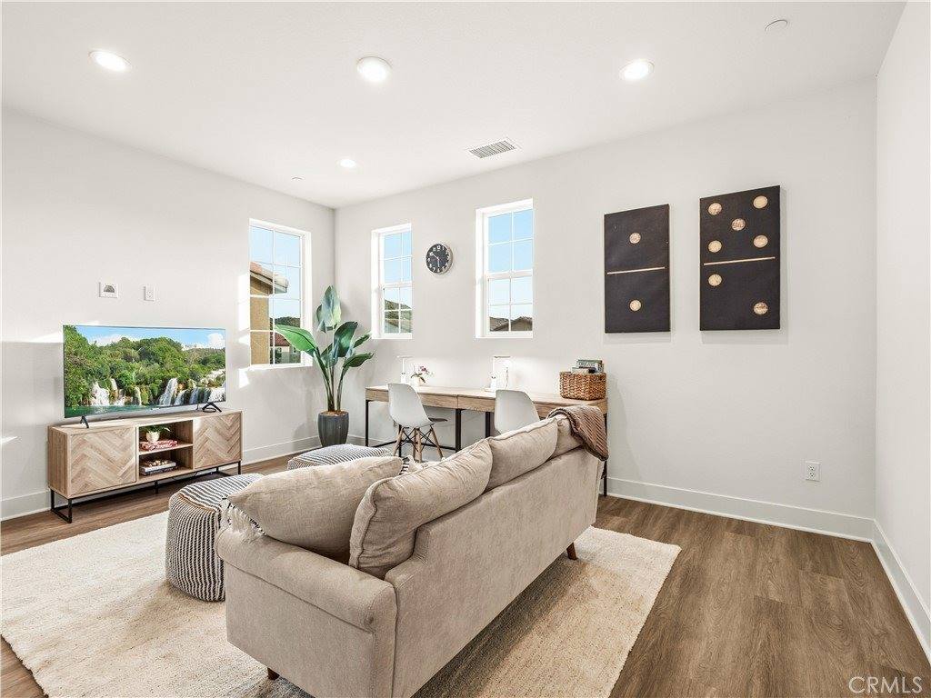 19149 Lauren Lane, Saugus, CA 91350