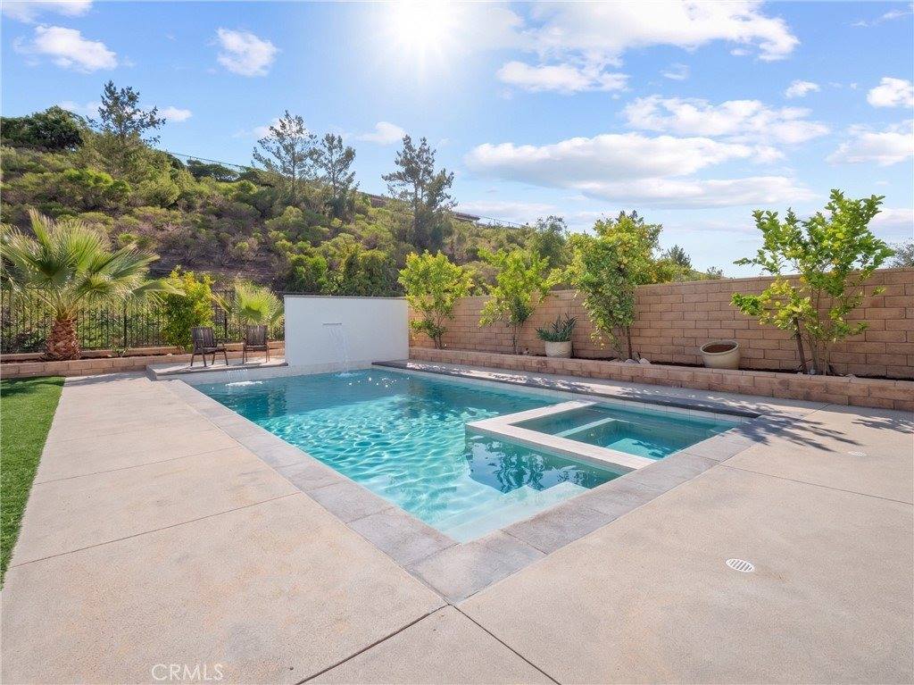 19149 Lauren Lane, Saugus, CA 91350