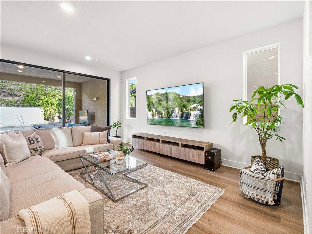 19149 Lauren Lane, Saugus, CA 91350