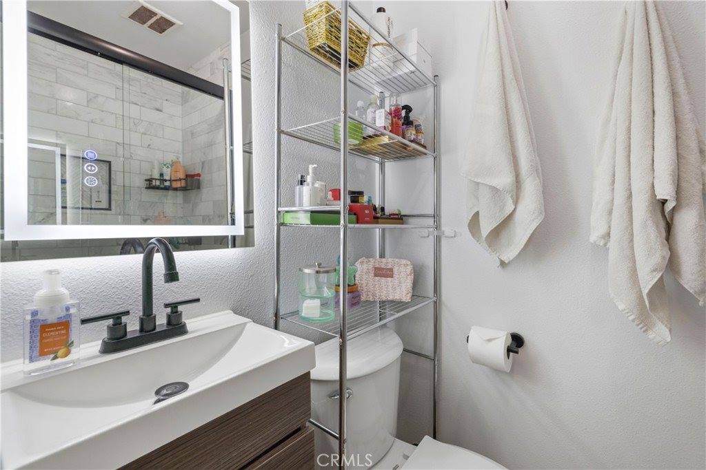 25048 Wheeler, Newhall, CA 91321