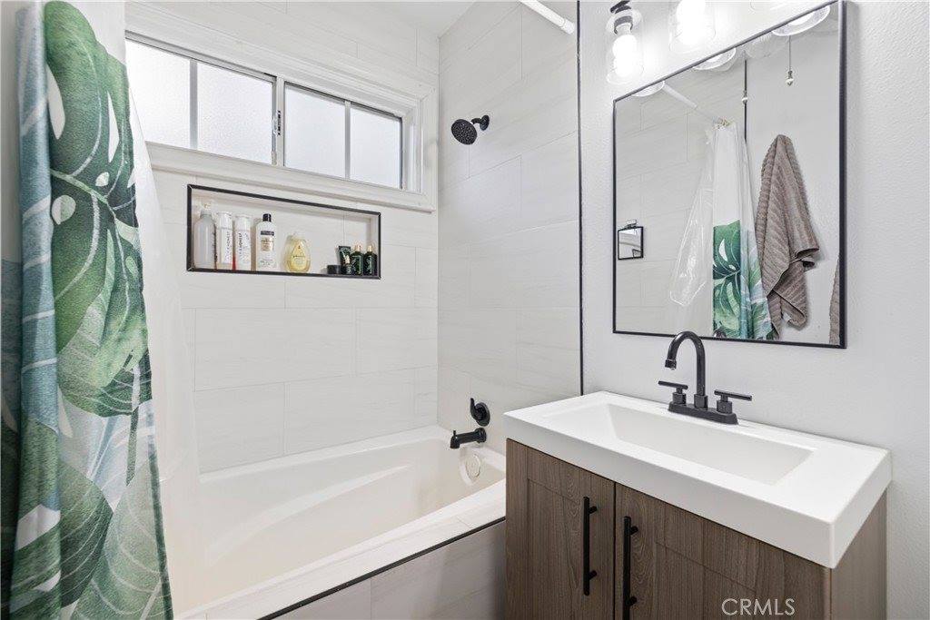 25048 Wheeler, Newhall, CA 91321