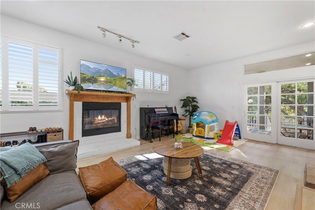 25048 Wheeler, Newhall, CA 91321