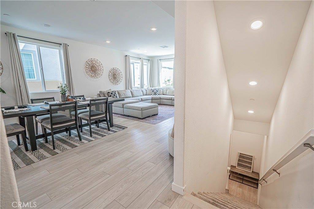 27154 Valley Oak Place, Valencia, CA 91381