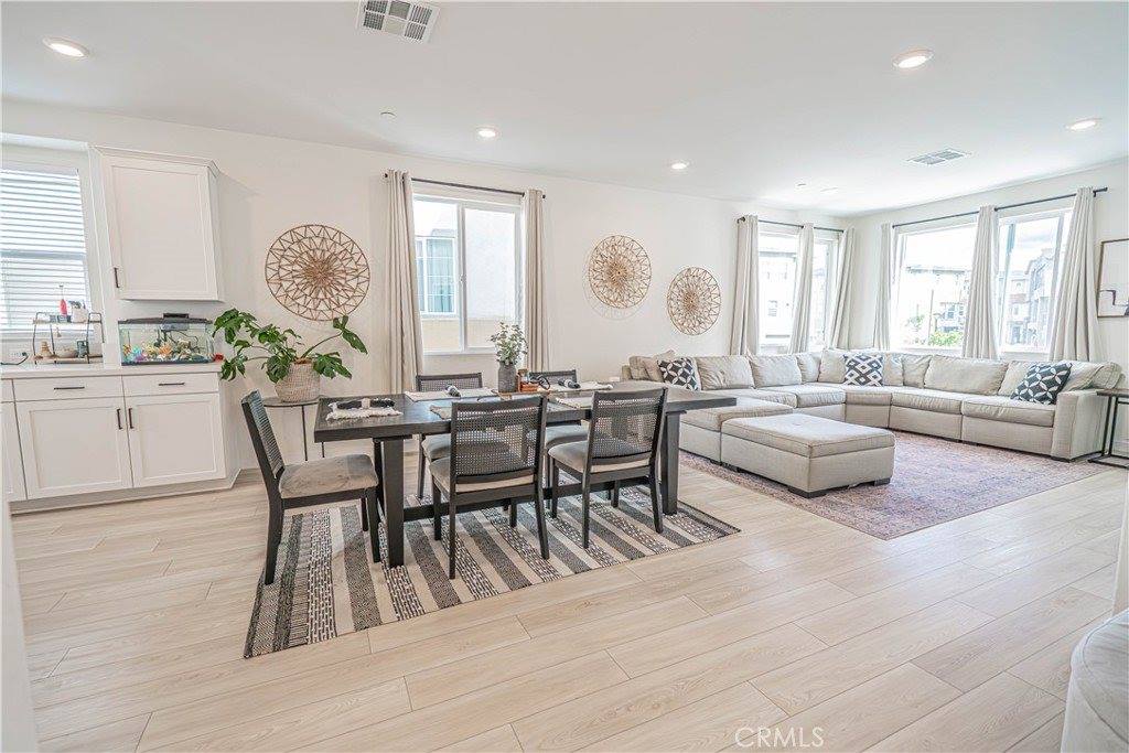 27154 Valley Oak Place, Valencia, CA 91381