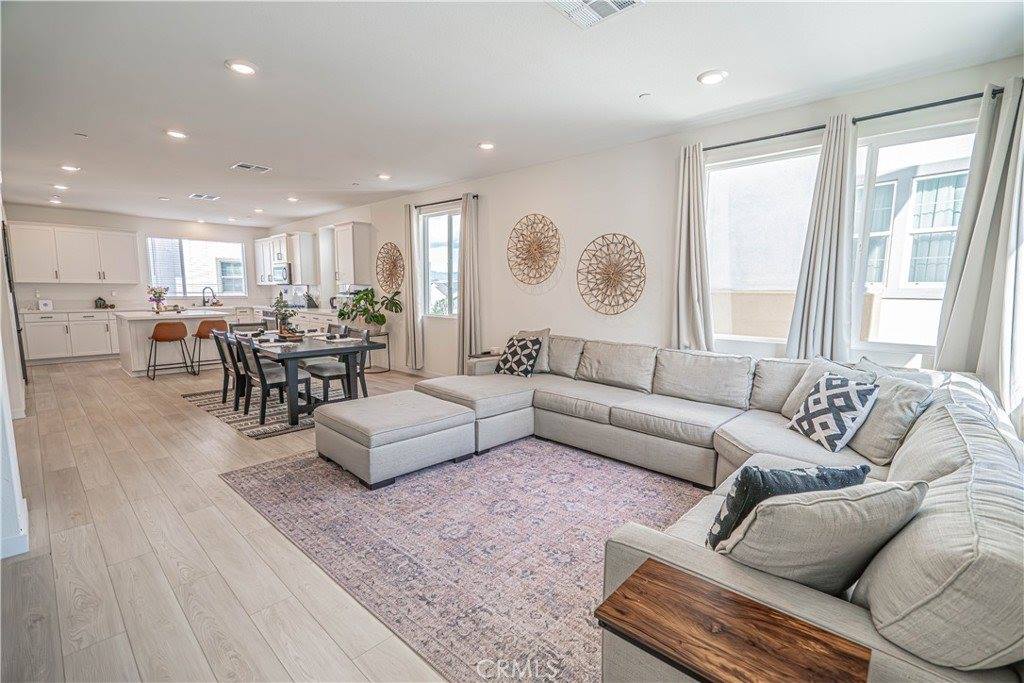 27154 Valley Oak Place, Valencia, CA 91381