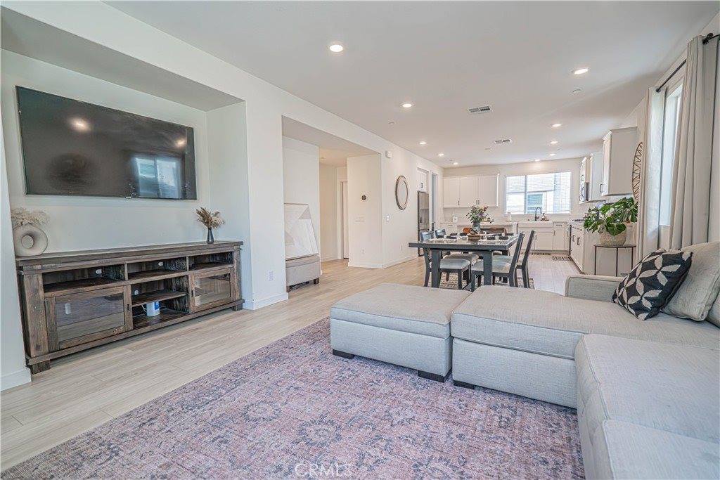 27154 Valley Oak Place, Valencia, CA 91381