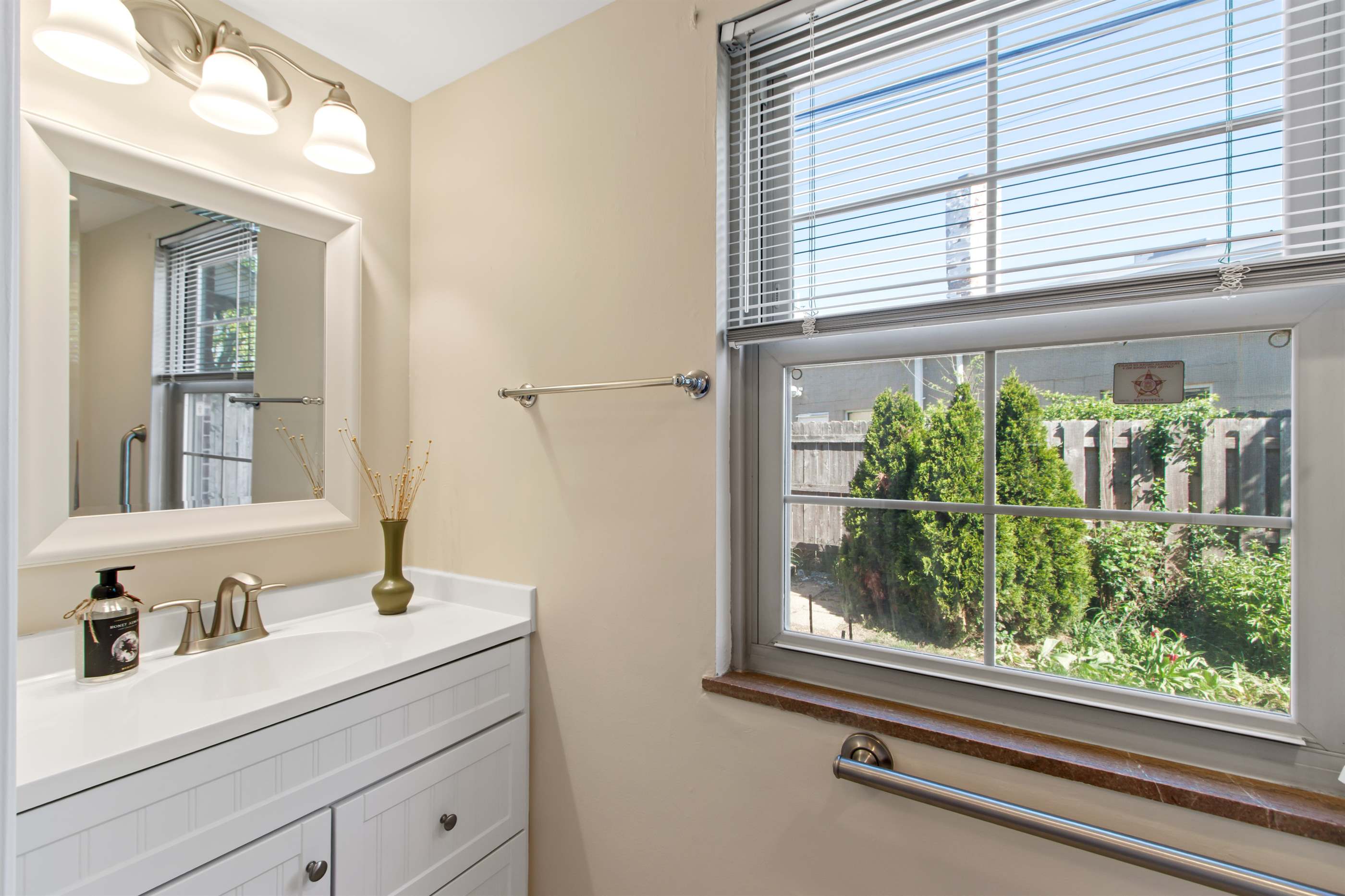 1845 Northwest Court, Columbus, OH 43212