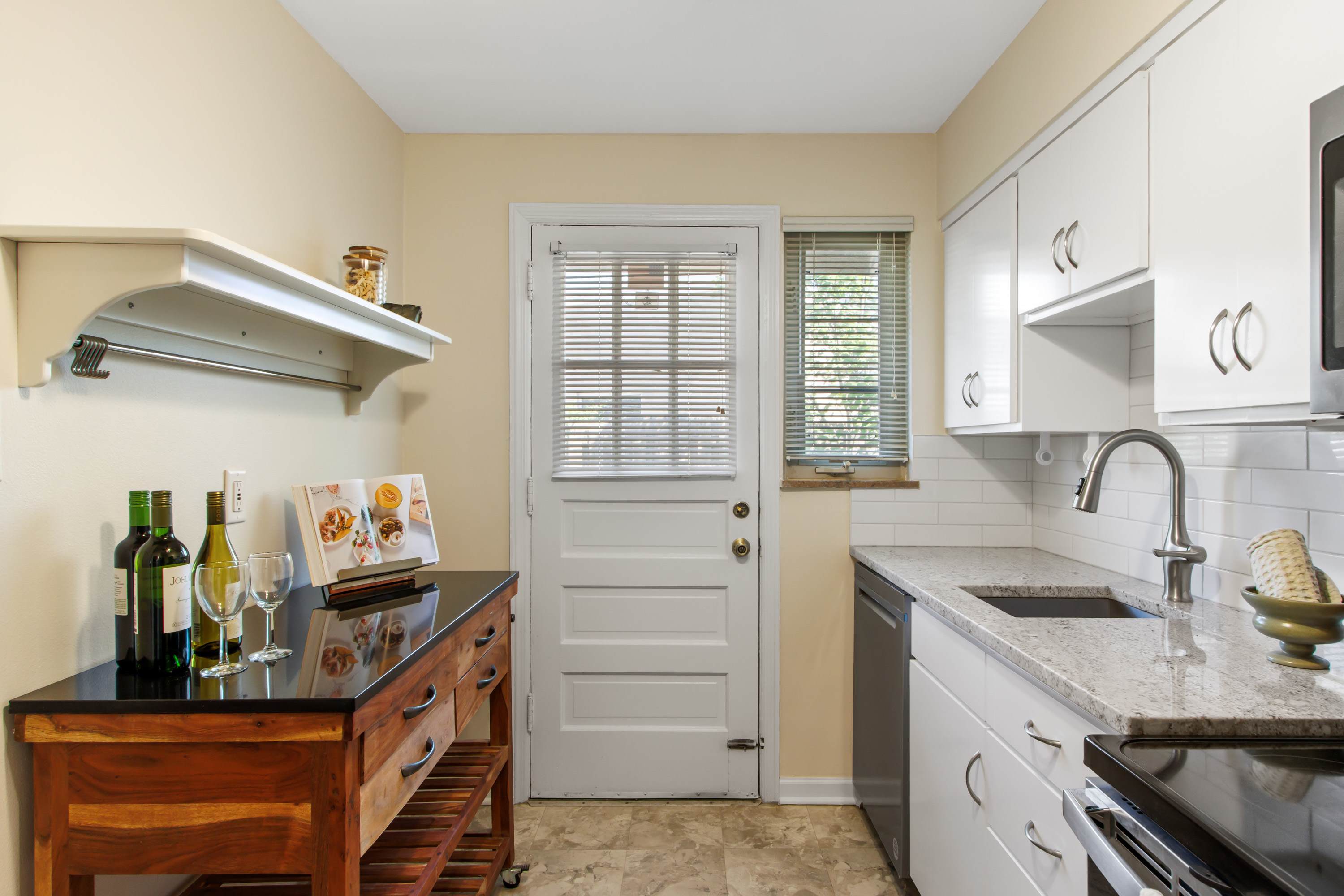 1845 Northwest Court, Columbus, OH 43212