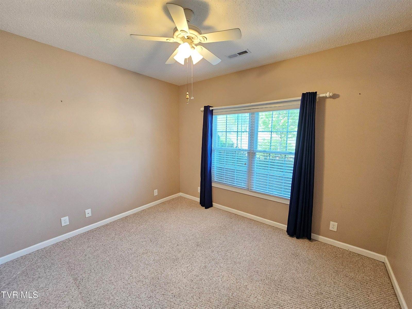 22 Bedding Place, Johnson City, TN 37604