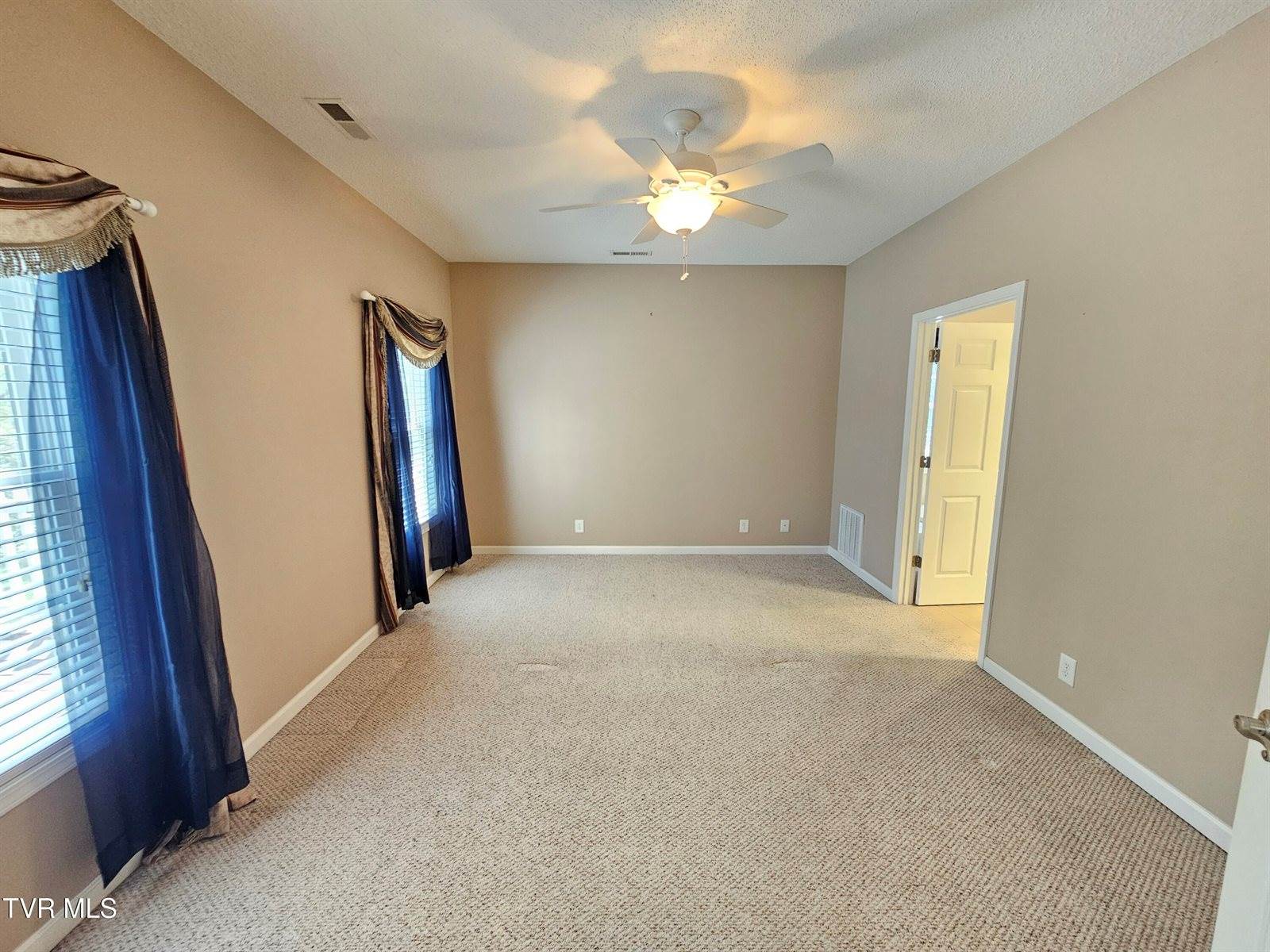 22 Bedding Place, Johnson City, TN 37604