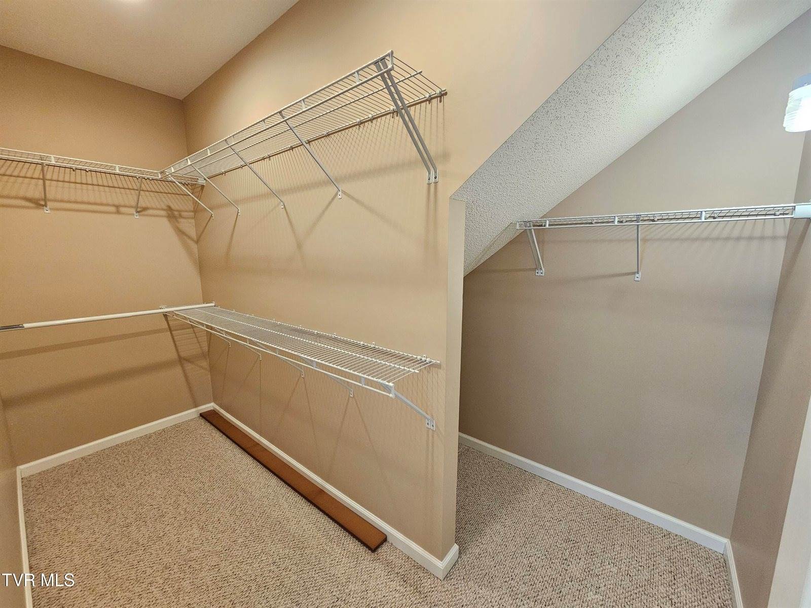 22 Bedding Place, Johnson City, TN 37604