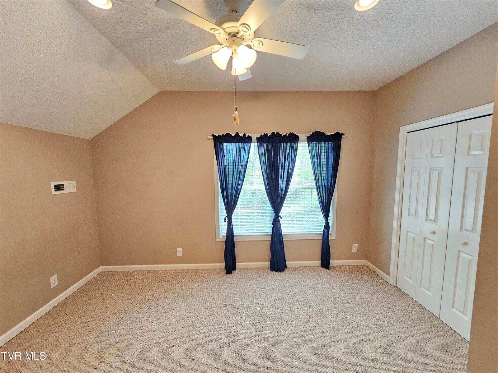 22 Bedding Place, Johnson City, TN 37604