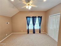 22 Bedding Place, Johnson City, TN 37604