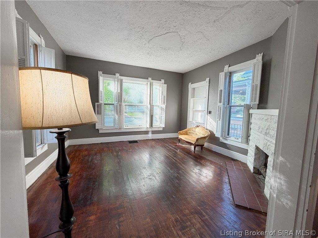 1211 East Elm Street, New Albany, IN 47150