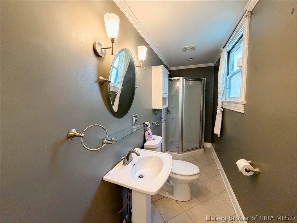 1211 East Elm Street, New Albany, IN 47150