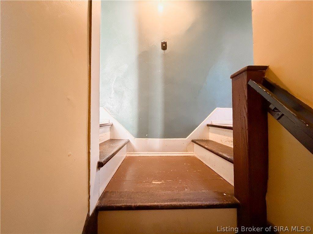 1211 East Elm Street, New Albany, IN 47150