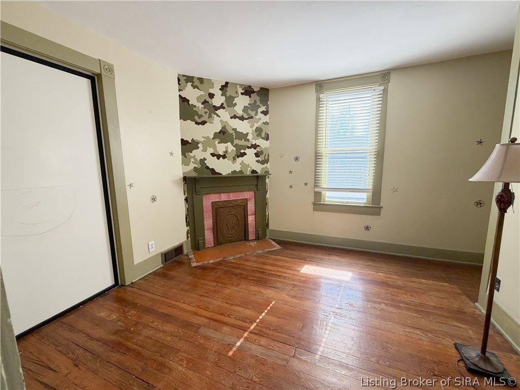 1211 East Elm Street, New Albany, IN 47150
