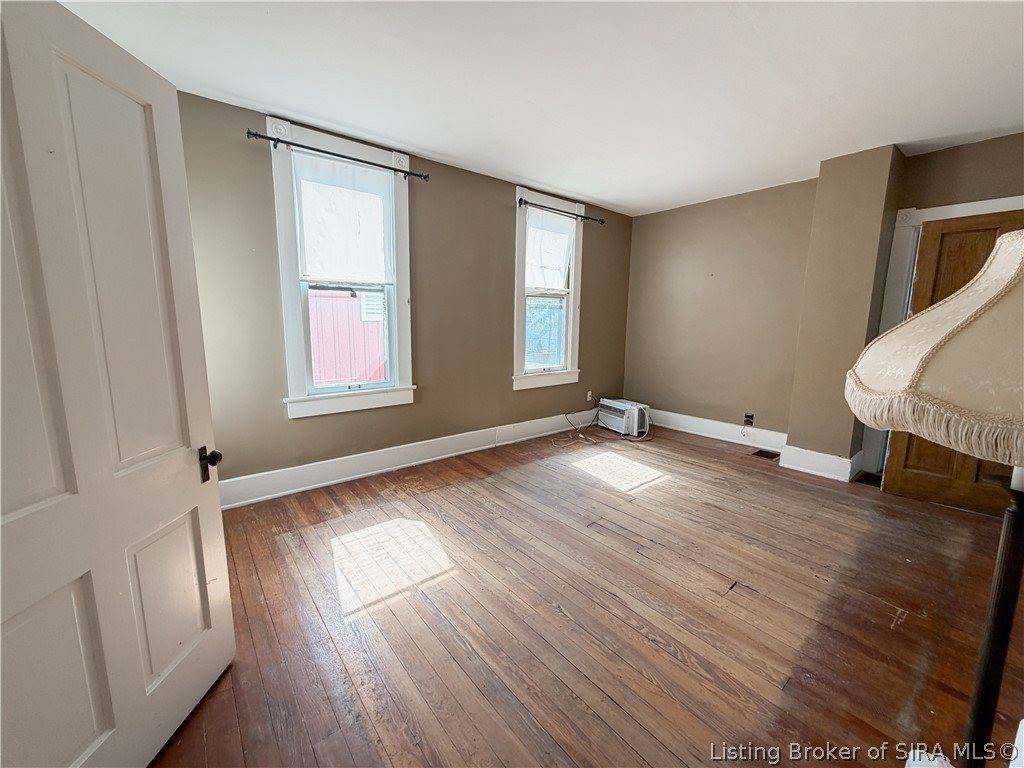 1211 East Elm Street, New Albany, IN 47150