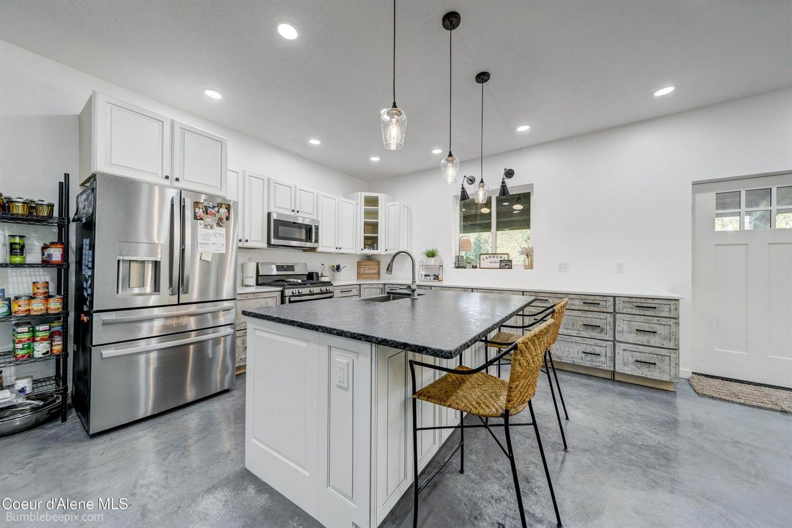 2760 South Sagle Rd, Sagle, ID 83860