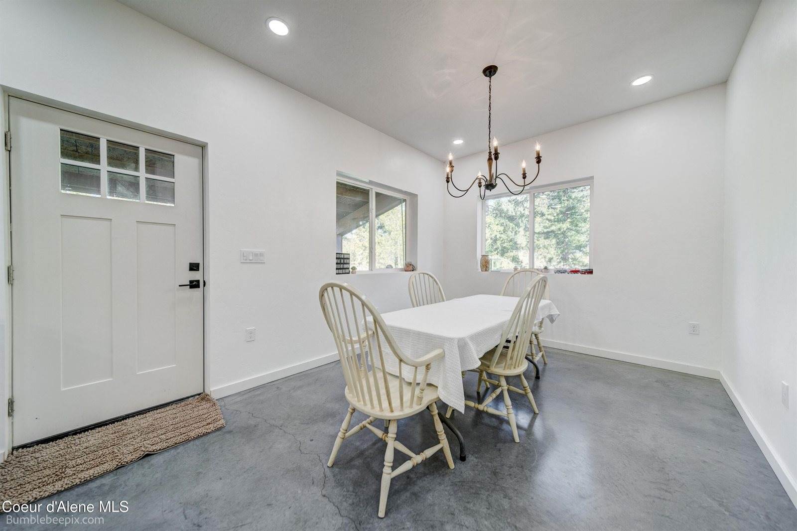 2760 South Sagle Rd, Sagle, ID 83860