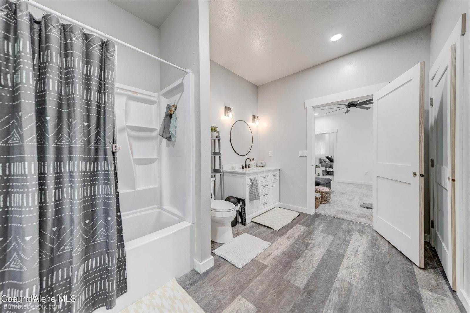 2760 South Sagle Rd, Sagle, ID 83860