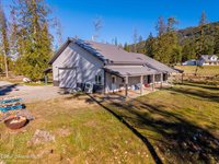 2760 South Sagle Rd, Sagle, ID 83860