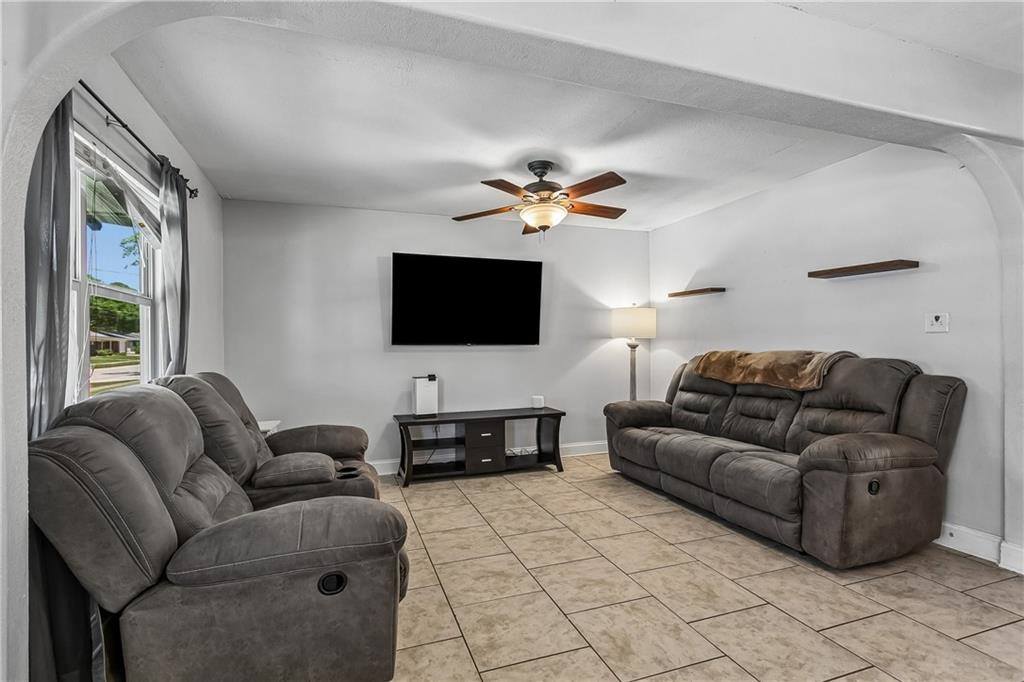 3676 Meadowdale Drive, Slidell, LA 70458