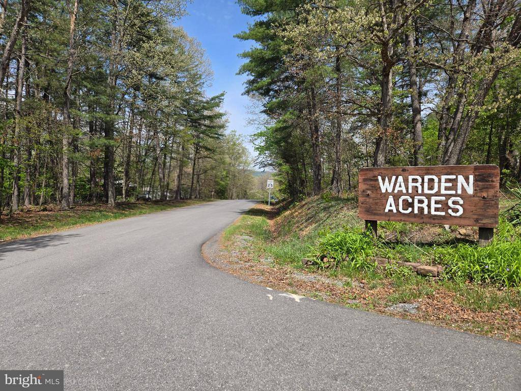Warden Circle Road, Wardensville, WV 26851
