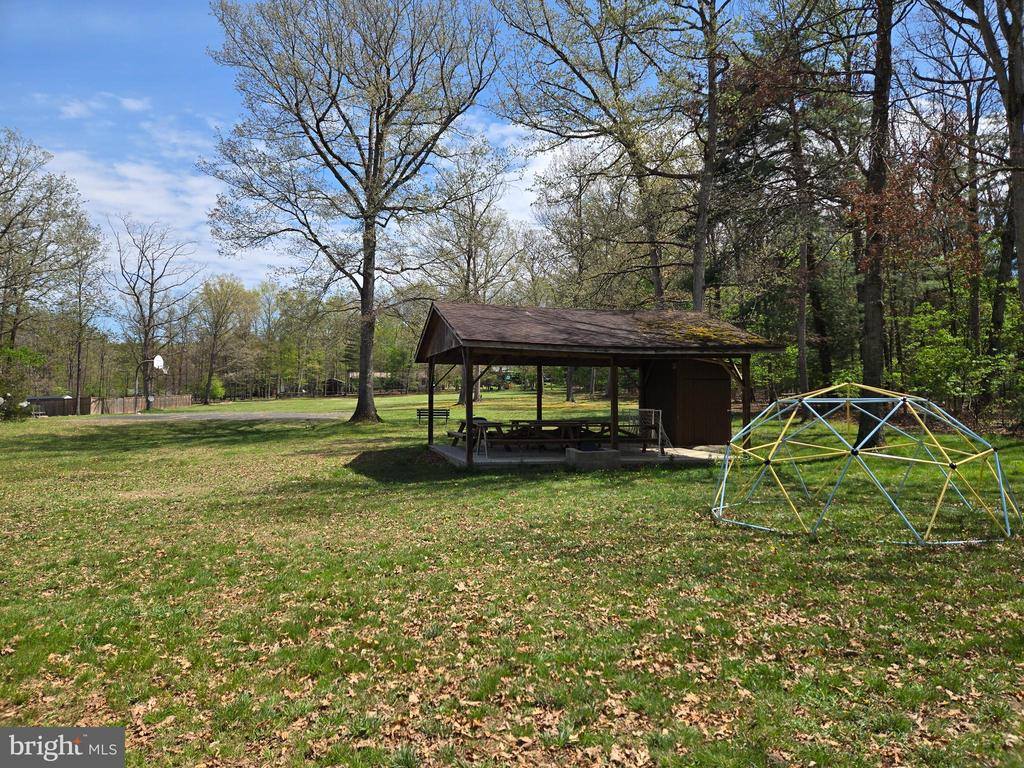 Warden Circle Road, Wardensville, WV 26851