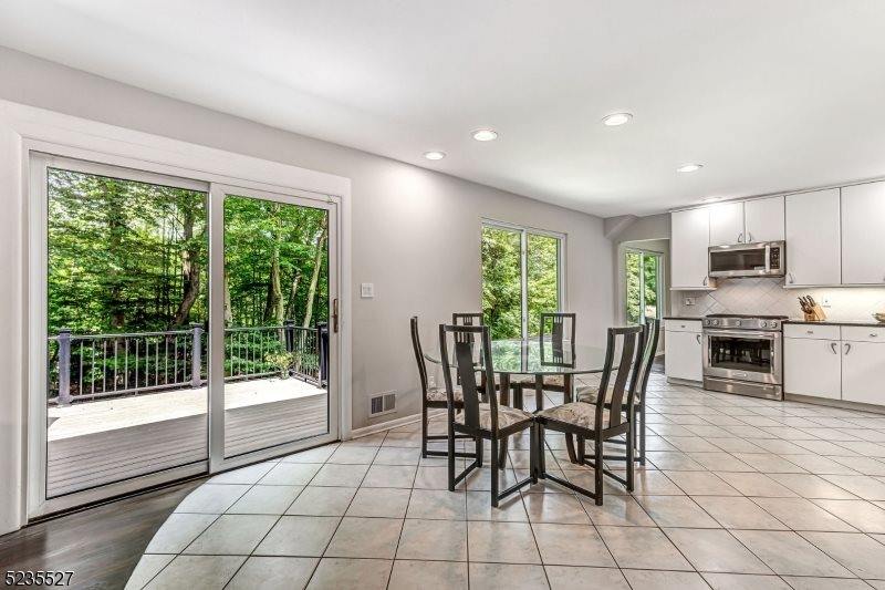 33 Highmount Ave, Warren Township, NJ 07059