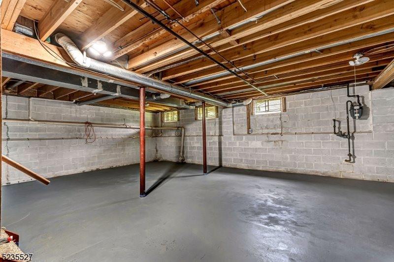 33 Highmount Ave, Warren Township, NJ 07059