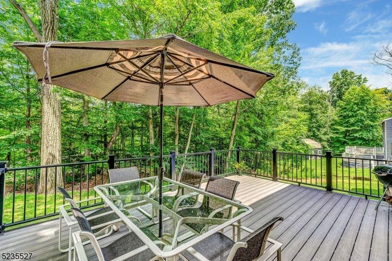 33 Highmount Ave, Warren Township, NJ 07059