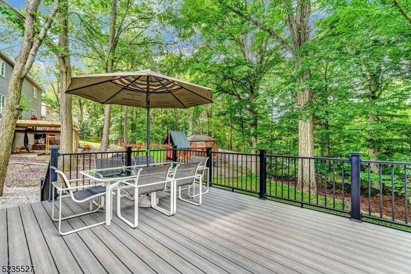 33 Highmount Ave, Warren Township, NJ 07059