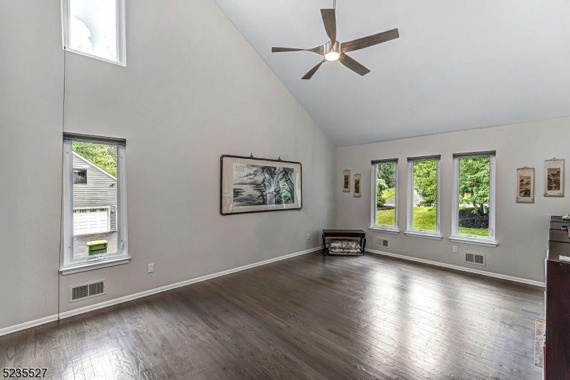 33 Highmount Ave, Warren Township, NJ 07059