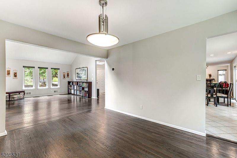 33 Highmount Ave, Warren Township, NJ 07059