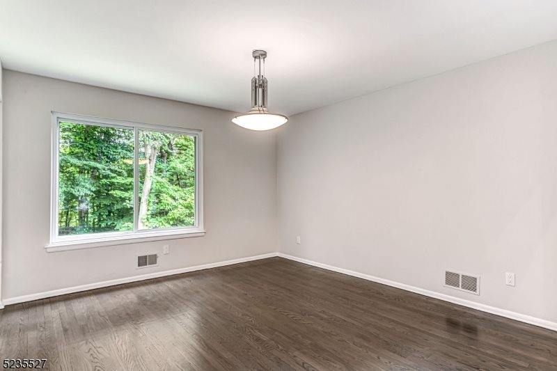 33 Highmount Ave, Warren Township, NJ 07059