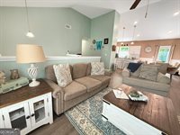 Listing Photo 12