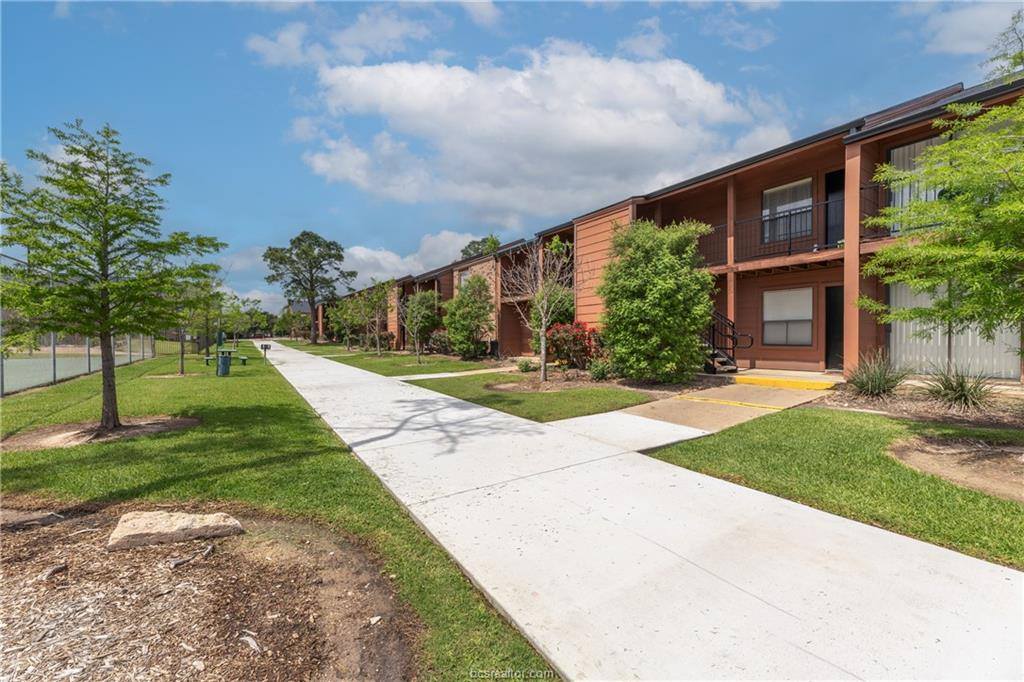 904 University Oaks Boulevard, #95, College Station, TX 77840